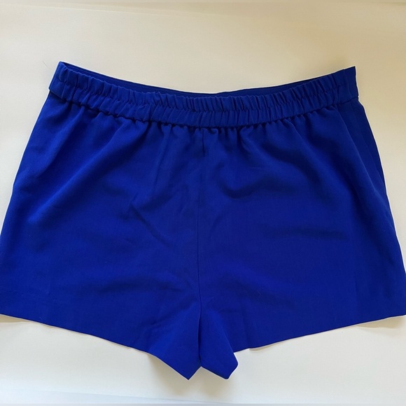 Women’s Short Size Small - Picture 4 of 5